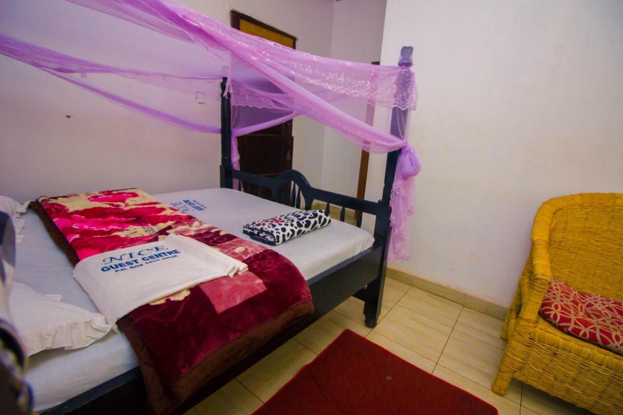 Nice Guest House Jinja Exterior foto